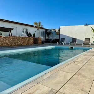 https://villa-residencial-el-guaidil.in-canary-islands.com